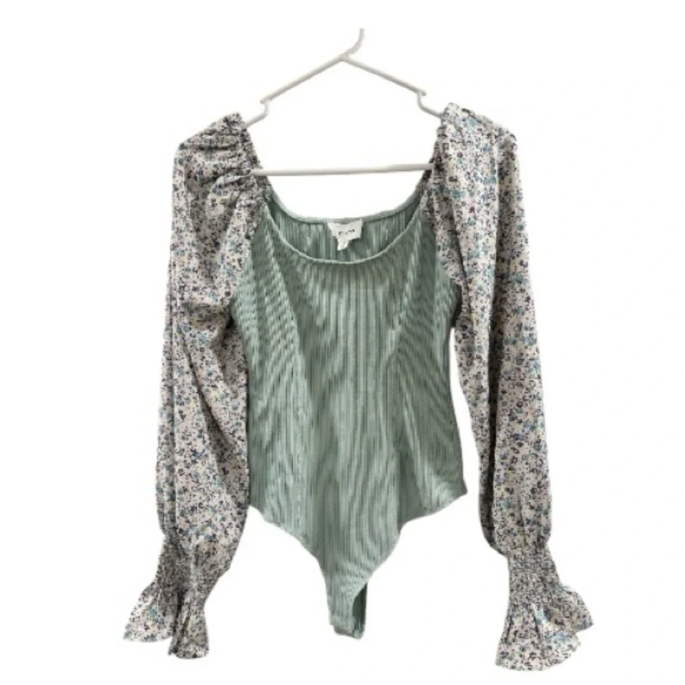 Heyson Ribbed Floral Sleeve Bodysuit Size S - Picture 1 of 5